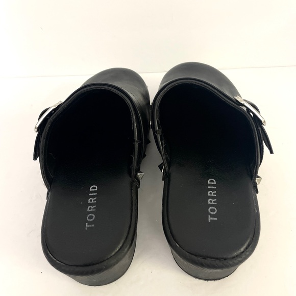 Torrid PU Studded Clog Size 7WW - Picture 3 of 6